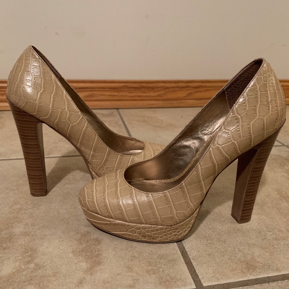 BCBGeneration tan "Jodie" Womens size 8 - Picture 3 of 7